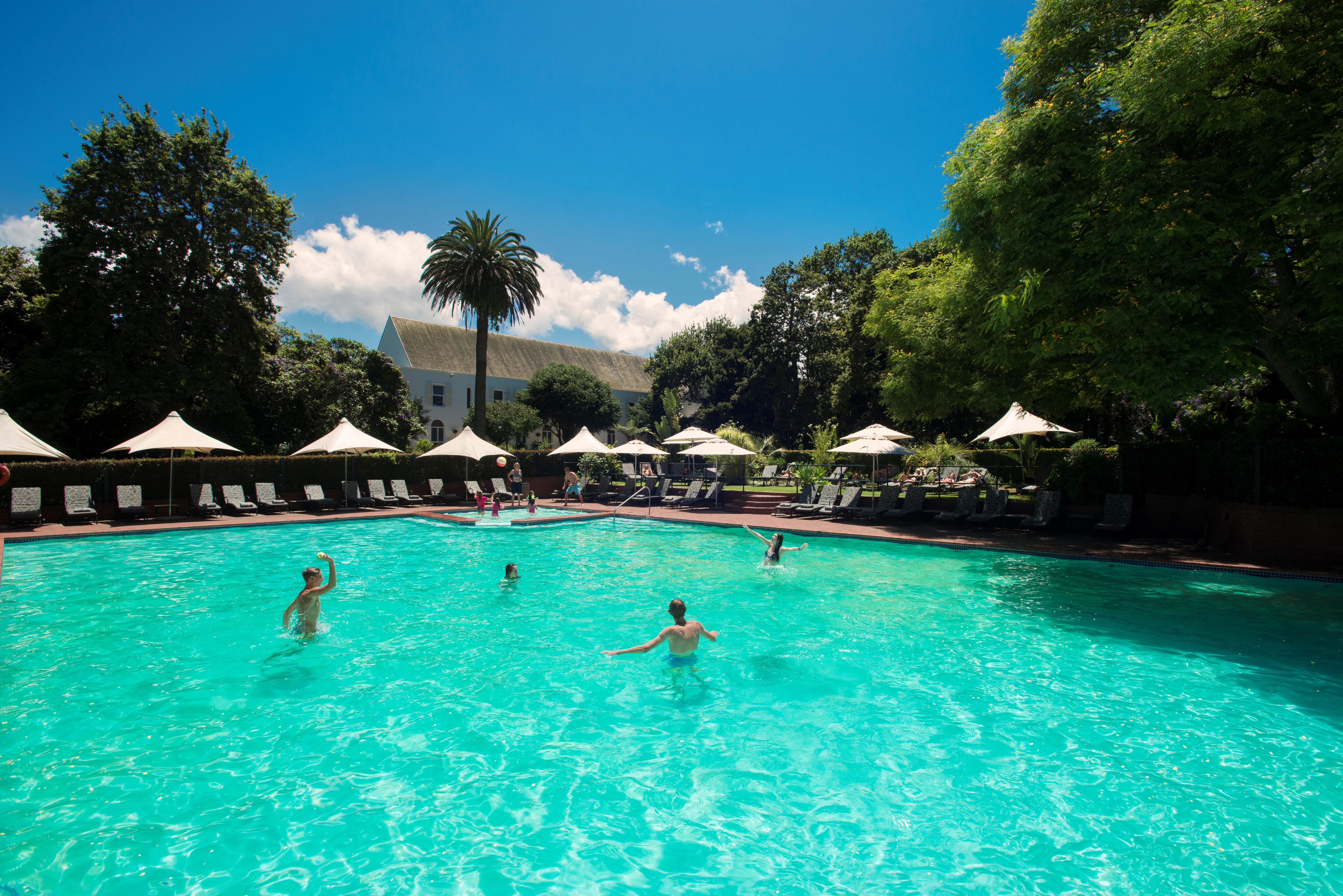Fancourt Hotel George Buitenkant foto